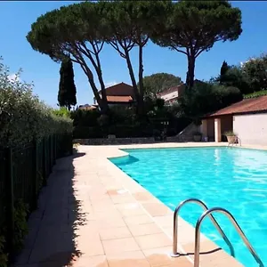 Maison 30 M2 + Piscine - Golfe De Saint Tropez Appartement