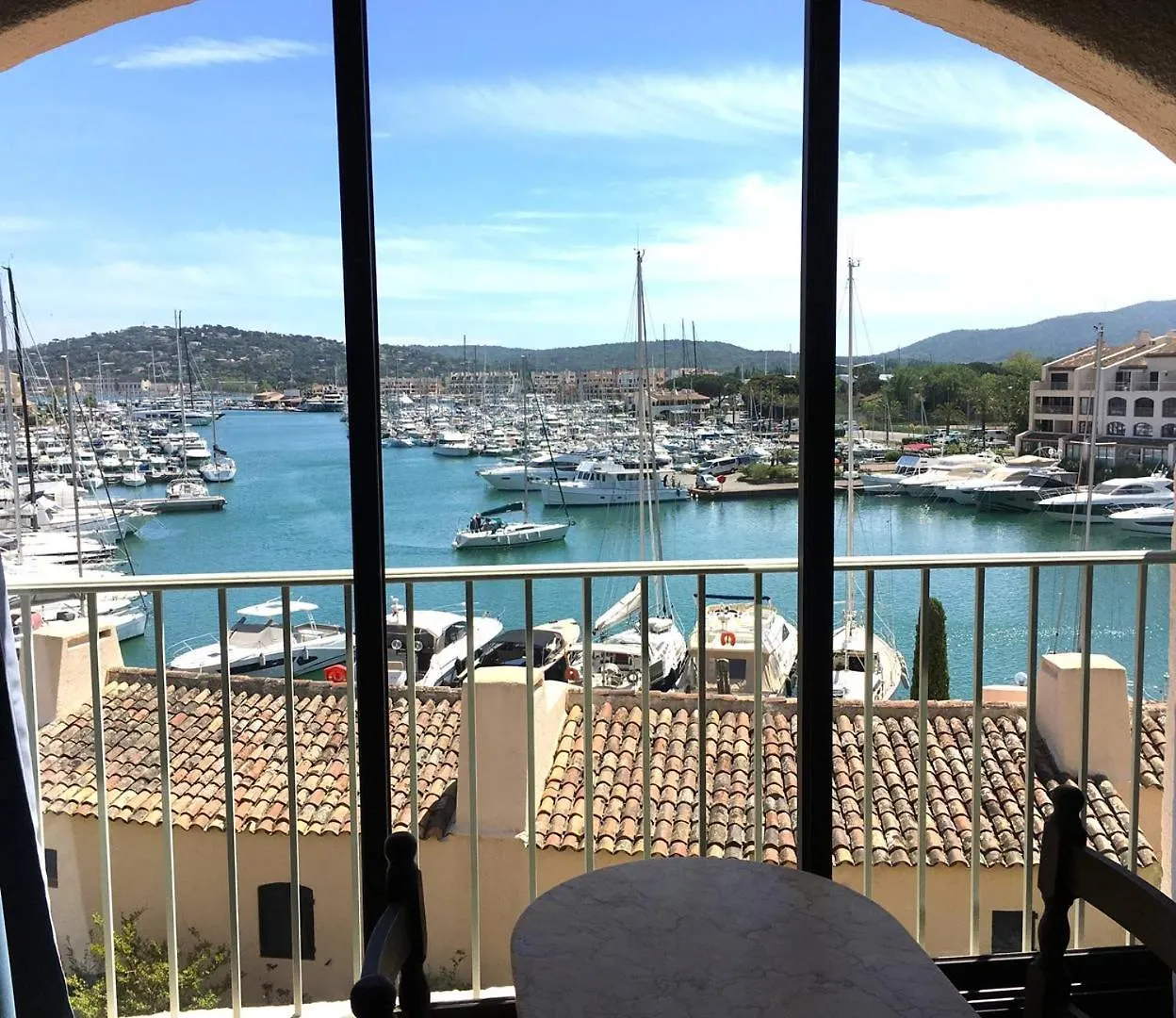 Le Coin Bleu - Studio Vue Mer Et Port A 2 Pas De La Plage Aux Marines De Cogolin Pour 2 Personnes 0*,